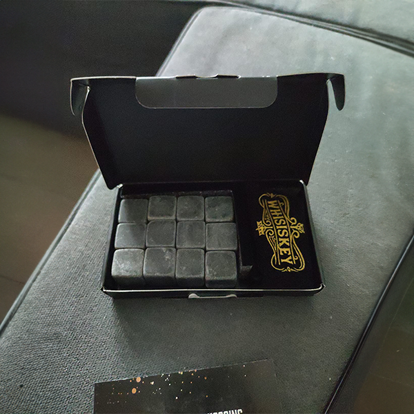granite_whiskey_stones_for_cooling_drinks_whisiskey