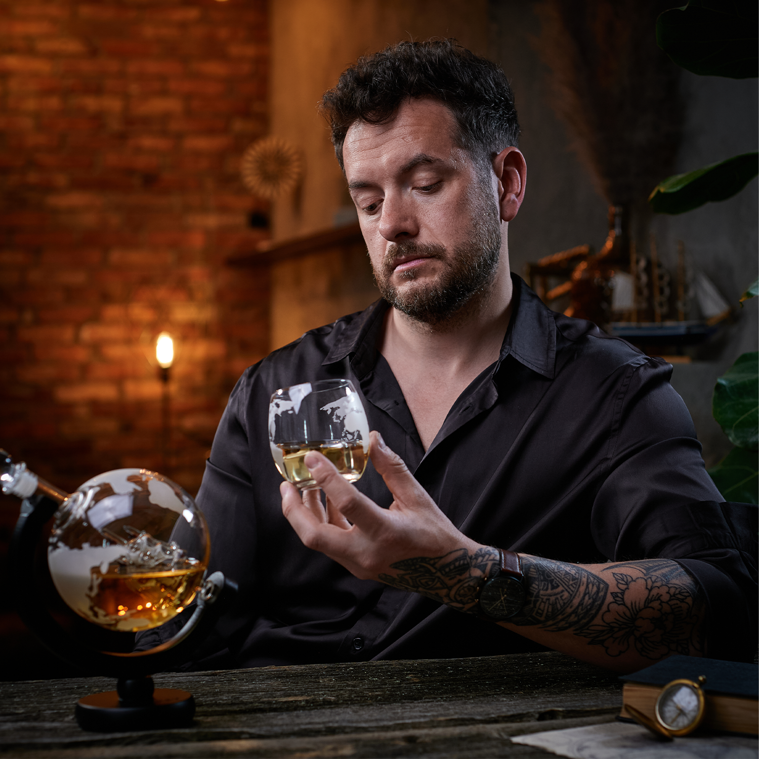 RCR Elsa ウィスキー デカンター The Explorer - Whiskey Decanter Set | Whisiskey
