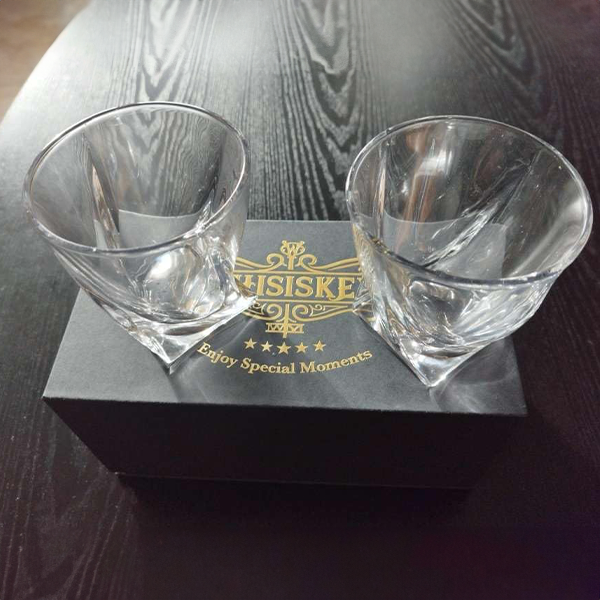 twisted_whiskey_glasses_tumblers_from_whisiskey_on_top_of_giftbox